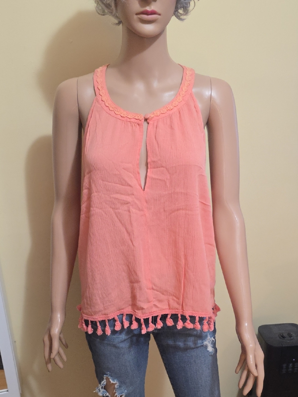 Women’s Coral Tassel Hem Sleeveless Top